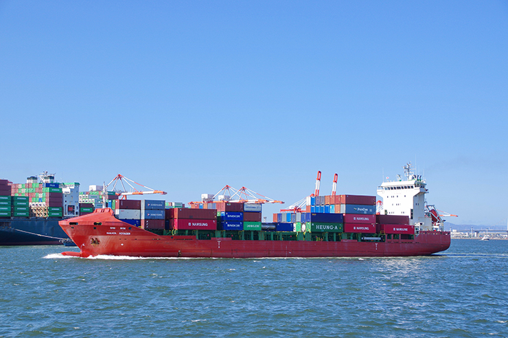 貿易取引で使う船荷証券（B/L）とは？意味や役割、記載内容の見方を詳しく解説！